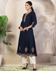 Thread Embroidered Rayon Kurta with Slit Sleeves & V-Neck