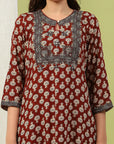 Ethnic Motif Printed Straight Kurta Set with Thread Embroidery