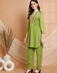 Solid Rayon Slub Kurta Set with Kashmiri Embroidery