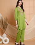 Solid Rayon Slub Kurta Set with Kashmiri Embroidery