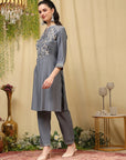Lukhnavi Embroidered Kurta Set with Mandarin Collar & Pockets