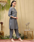 Lukhnavi Embroidered Kurta Set with Mandarin Collar & Pockets