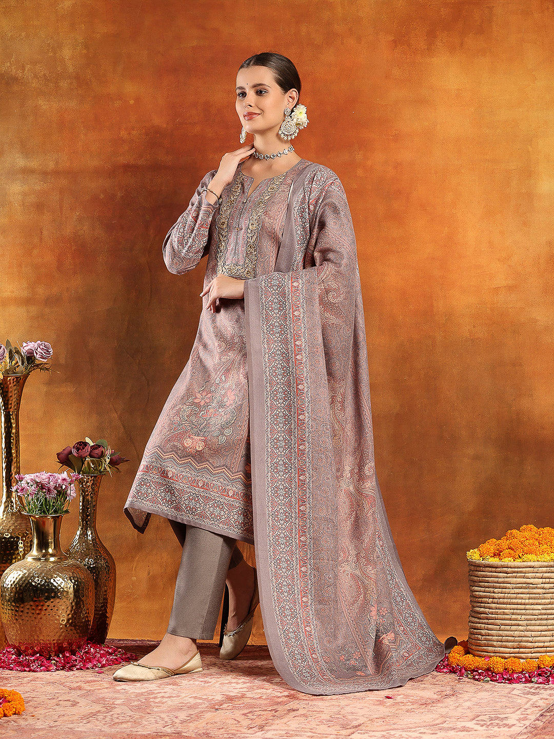 Floral Pashmina Wool Kurta Set with Zari Neckline &amp; Printed Wool Dupatta