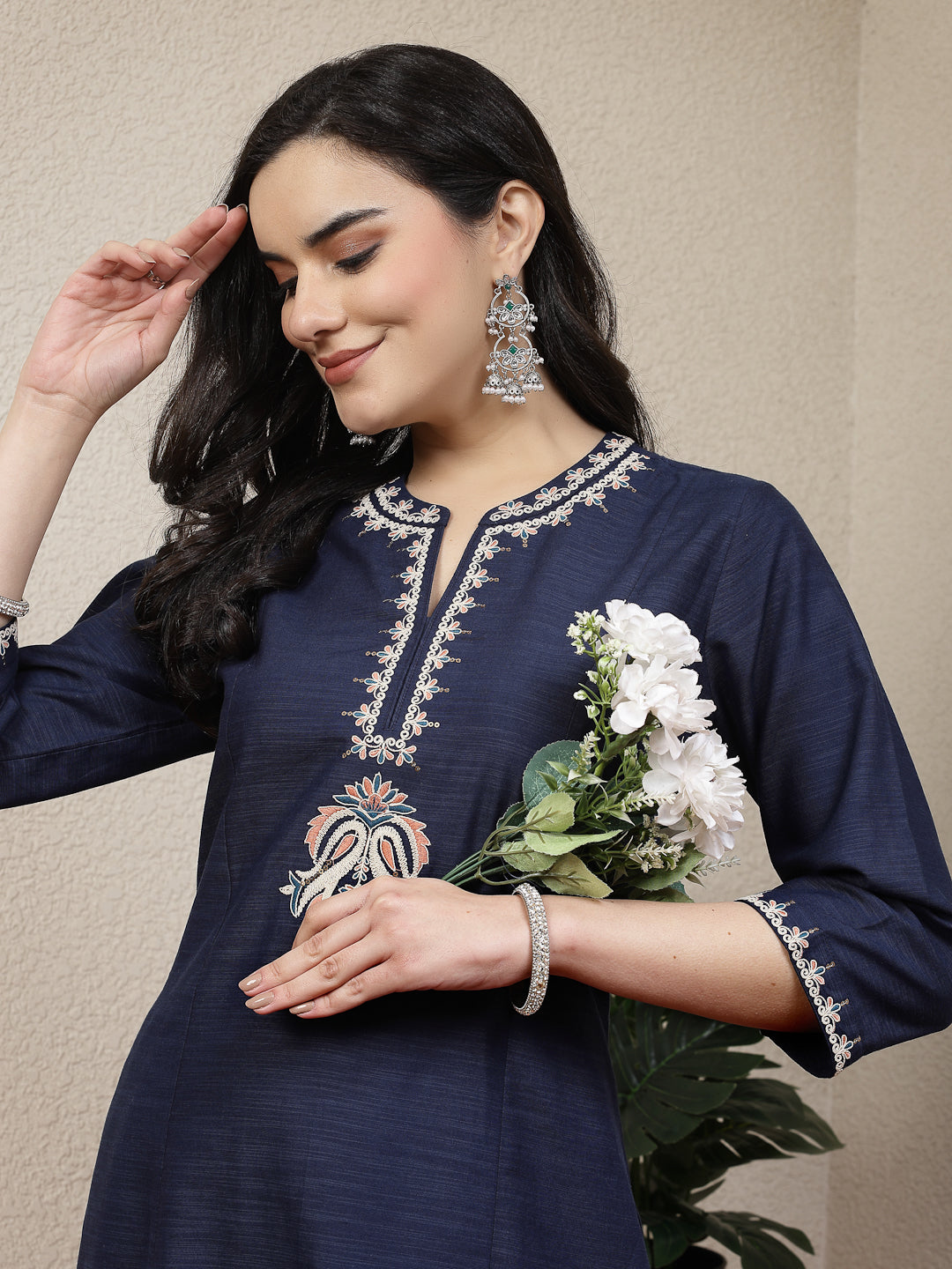 Women Floral Embroidered Kurta And Palazzo Set