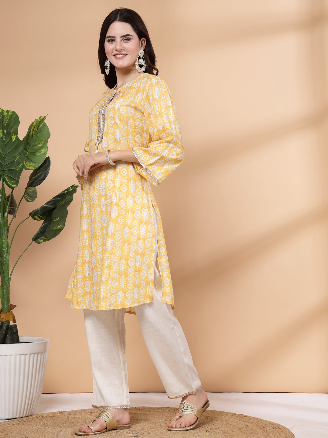 Women Abstract Printed Kurta And Palazzo Set