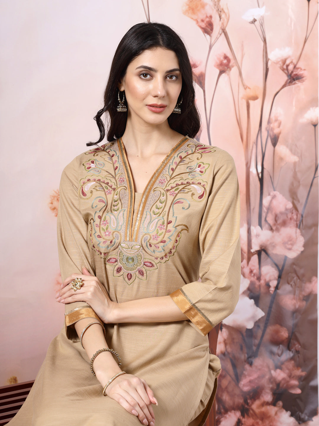 Cotton V-Neck Kurta Set with Paisley Embroidery &amp; Contrast Accents