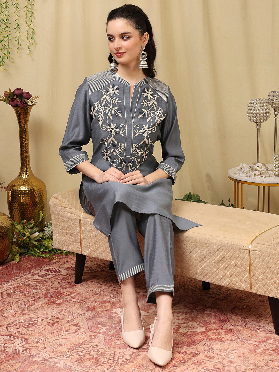 Lukhnavi Embroidered Kurta Set with Mandarin Collar &amp; Pockets